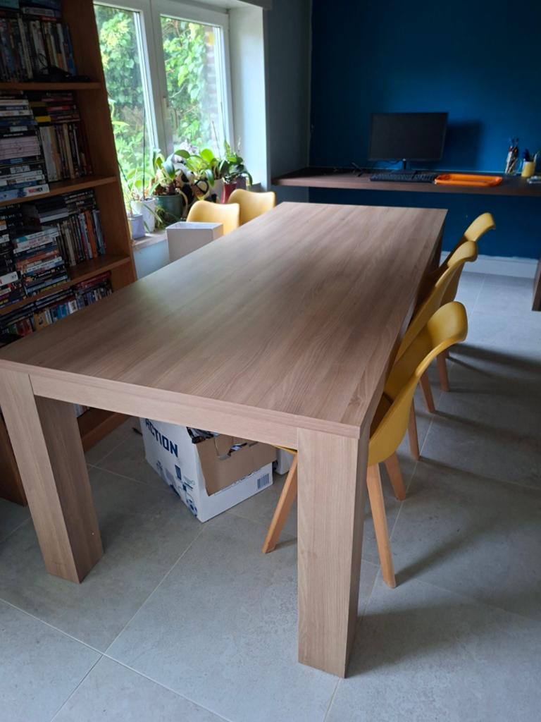 Eettafel te koop, Enlèvement