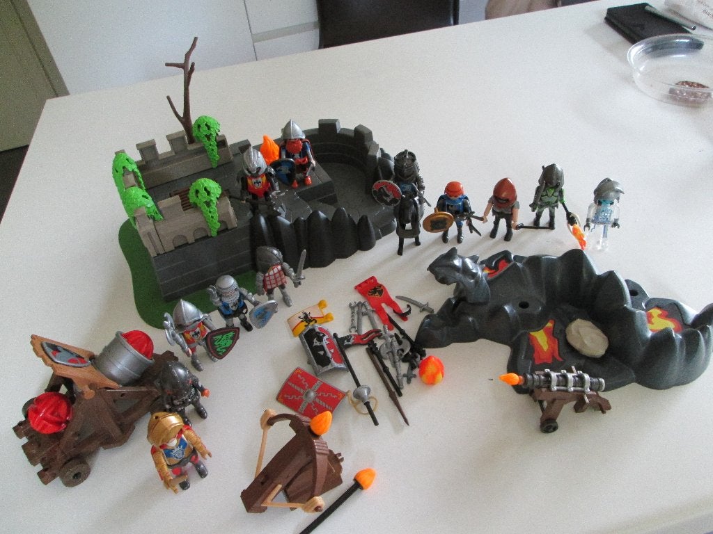 Playmobil; 12 mannetjes 3 schiettoestellen, 1 paard en 2, Enfants & Bébés, Enlèvement ou Envoi, Utilisé, Pièces détachées, Autres types
