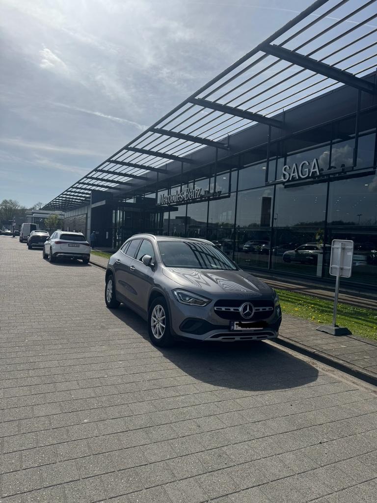 Mercedes gla 200 a vendre, Autos, Mercedes-Benz, 0 kg, Argent ou Gris, Achat, Carnet d'entretien