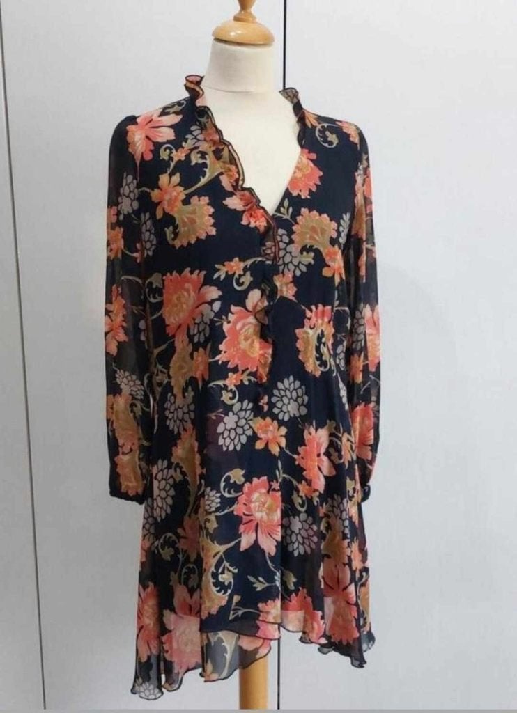 Zwarte bloemenjurk, kort, Patrizia Pépé,, Kleding | Dames, Jurken, Zo goed als nieuw, Maat 38/40 (M), Overige kleuren, Boven de knie