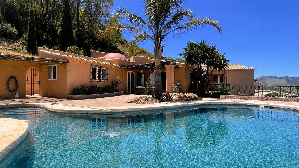 Charmante villa avec piscine, Immo, Village, Maison d'habitation, 164 m², 3 pièces