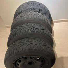 4 pneus hiver sur jantes Uniroyal 175/65 R14 82 T, Autos : Pièces & Accessoires, Pneus et Jantes, Pneus hiver, Enlèvement, Utilisé