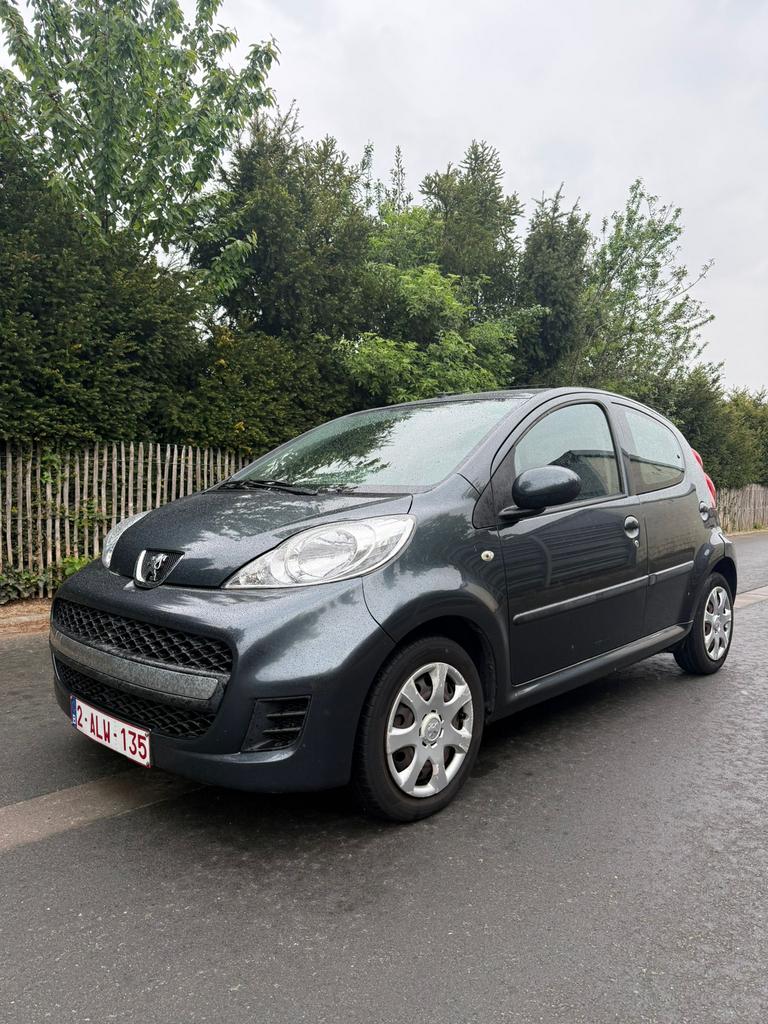 Peugeot 107* Automatique* 2011* Vendue prete à immatriculer, Autos, Argent ou Gris, Achat, Noir, 5 portes