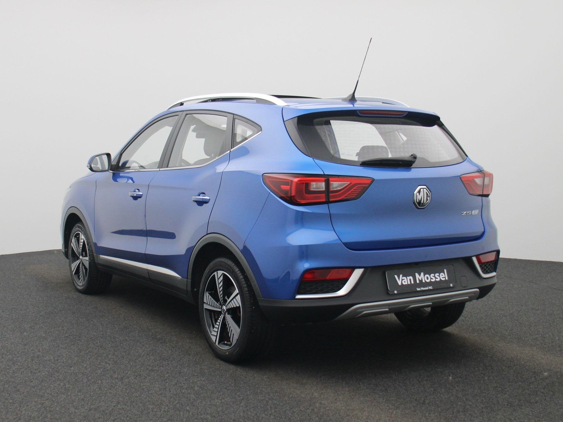 MG MG ZS EV Luxury 45 kWh 90,1% SOH | PANO | LEDER | CAMERA, Auto's, 45 kWh, Gebruikt, Parkeersensor, 1507 kg