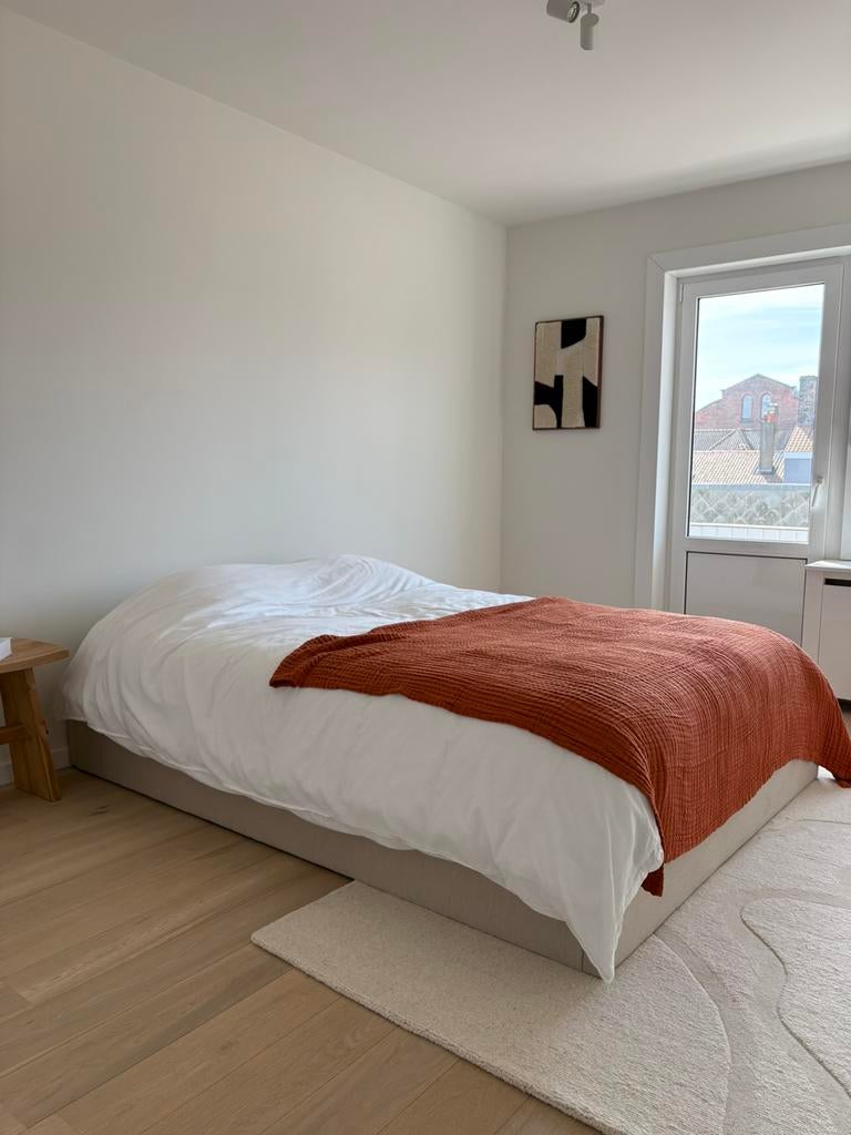 Bed 160x200 met lattenbodem - Nieuw, Enlèvement, Beige