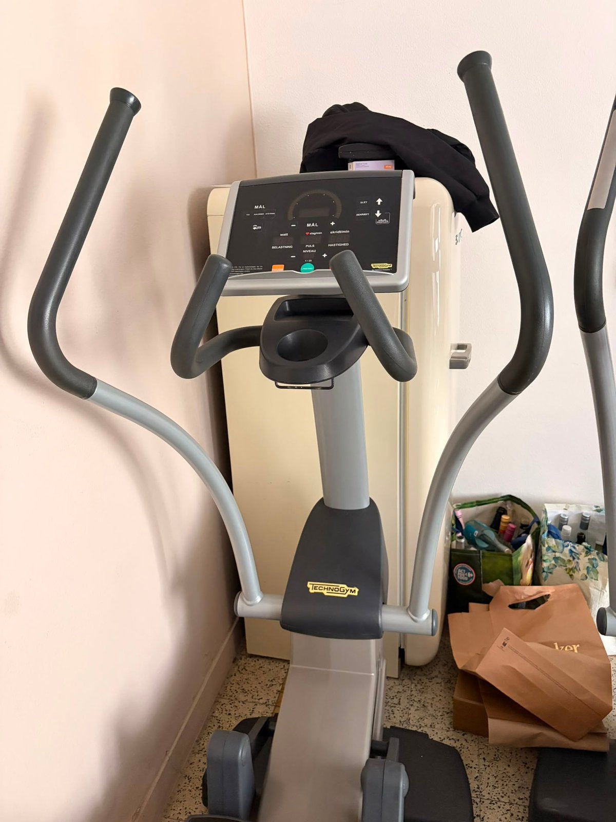 Elliptique technogym synchro 500 Led comme neuf!!, Sports & Fitness, Enlèvement, Comme neuf