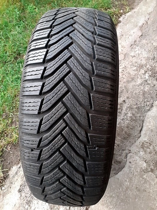 4 Pneus neige 205/55/16 Michelin et Vredestein, Pneus hiver, 16 pouces, 205 mm, Pneu(s)