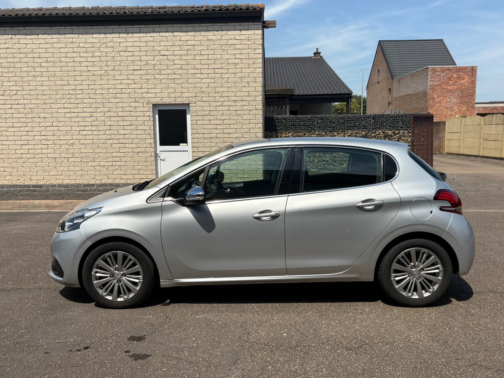 Peugeot 208 1.2 Benzine Automaat – 67.776 km, Automaat, https://public.car-pass.be/vhr/242c891d-5e9c-4477-8290-97aeb2453778, 1199 cc