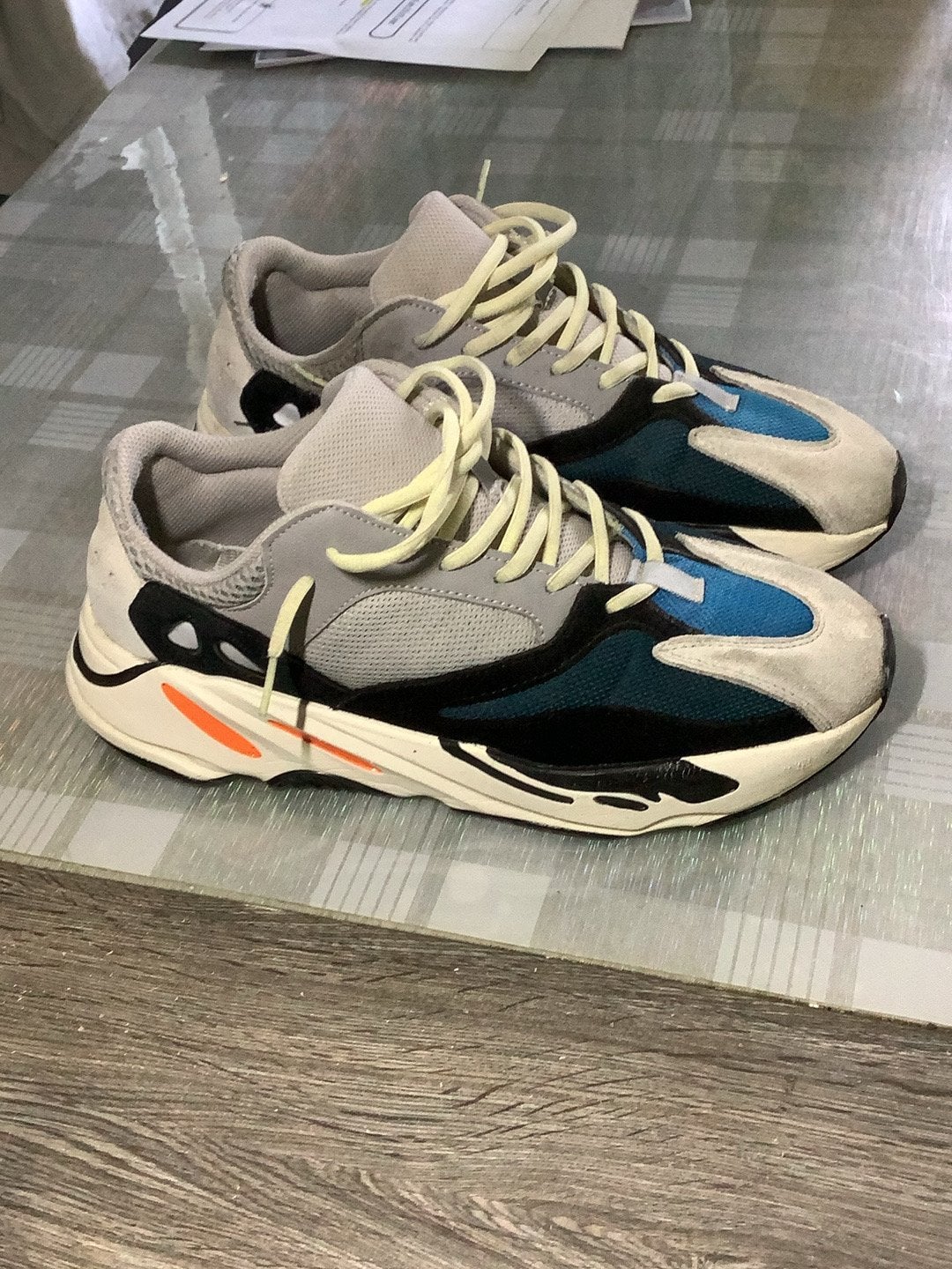 Yeezy Boost 700, Ophalen of Verzenden, Zo goed als nieuw, Sneakers