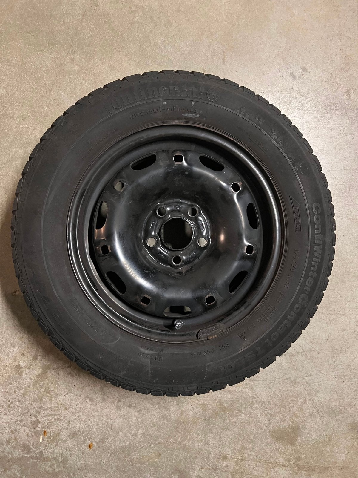 Stalen velgen + winterbanden VW Polo (6R / 2011) – 14 inch, Auto diversen, Aanhangwagen-onderdelen, Ophalen, Zo goed als nieuw