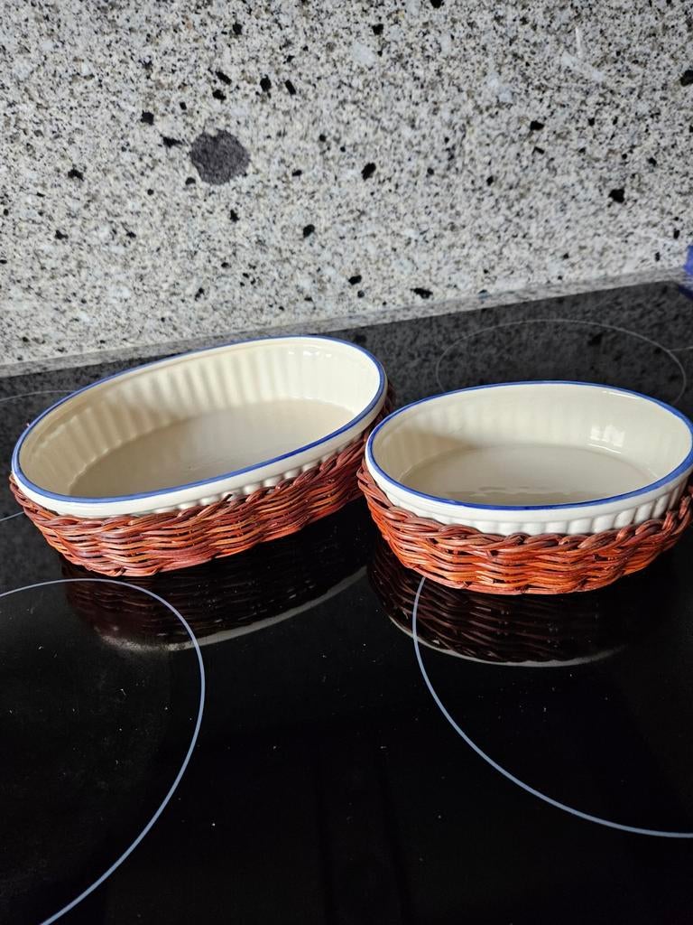 2 keramische kommetjes in rieten mandje, Ophalen