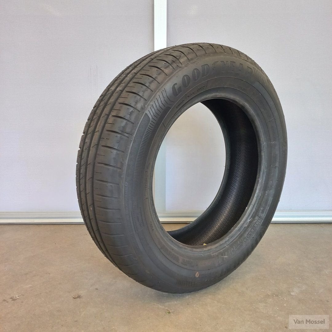 Goodyear Efficient Grip Performance 185/65/R15 88H, Autos : Pièces & Accessoires, 15 pouces, Véhicule de tourisme, Pneus été, -