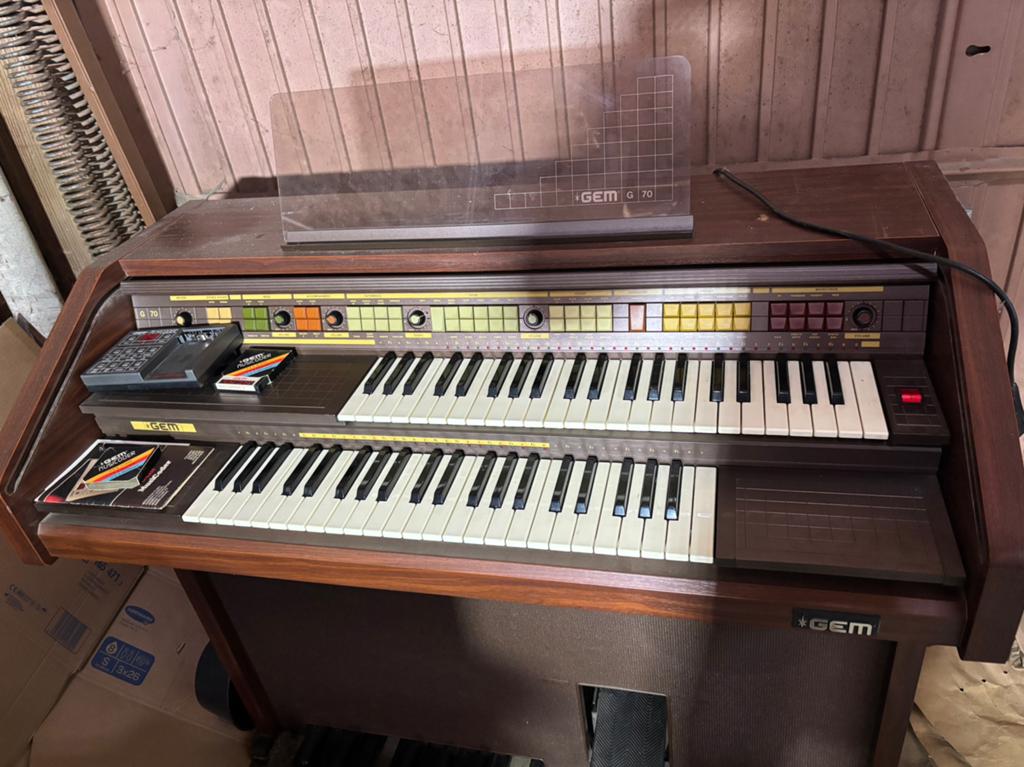 Gem 70, Muziek en Instrumenten, Ophalen, Zo goed als nieuw