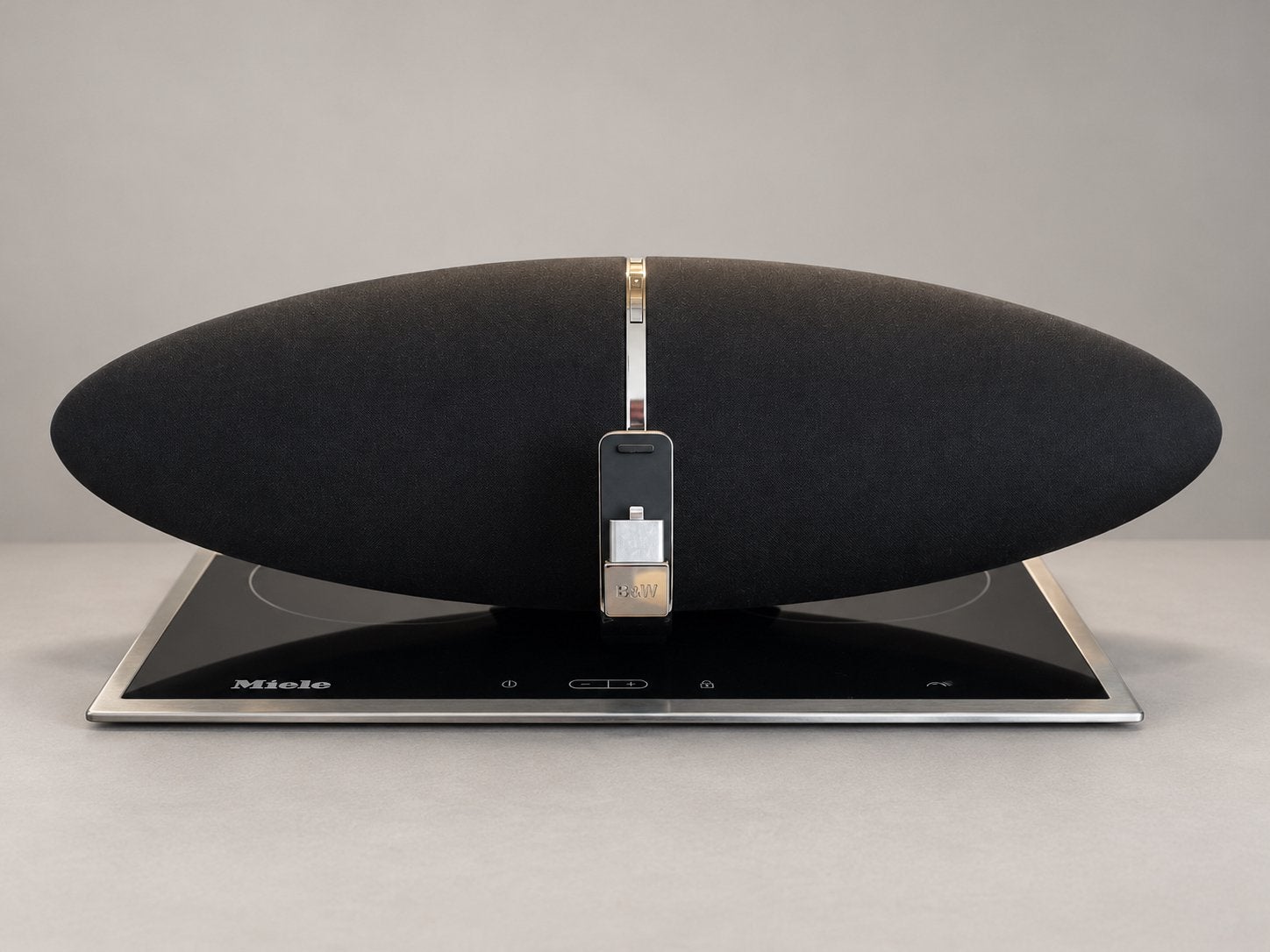 Bowers & Wilkins Zeppelin – 1ste generatie, Ophalen, Zo goed als nieuw