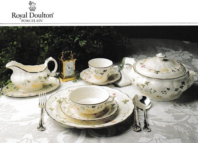 Servies Royal Doulton Model Majestic uit 1990, Antiek en Kunst, Ophalen
