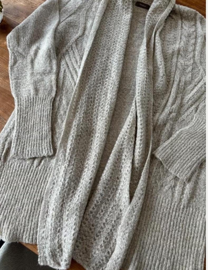 Gilet Yjessica taille M, Vêtements | Femmes, Pulls & Gilets, Taille 38/40 (M), Gris, Enlèvement ou Envoi, Yessica