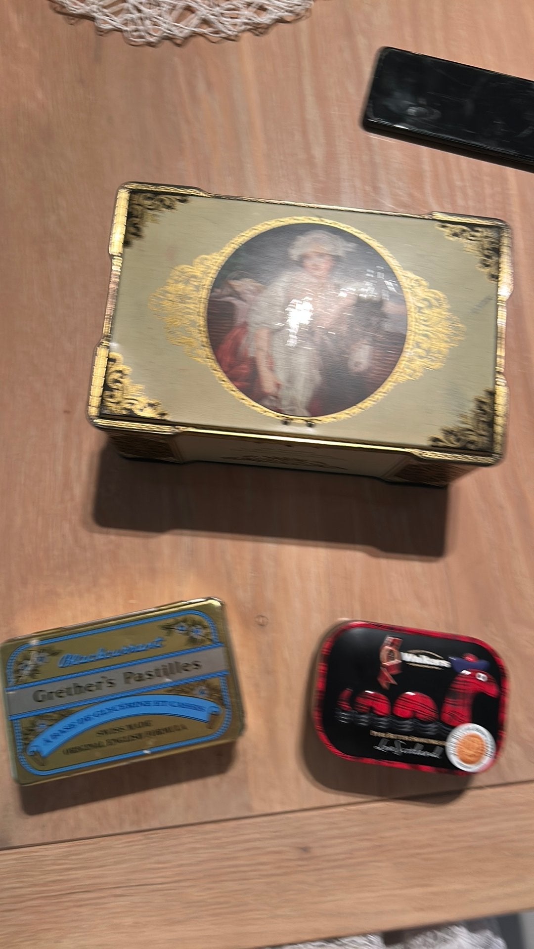Blikjen dozen, Ophalen