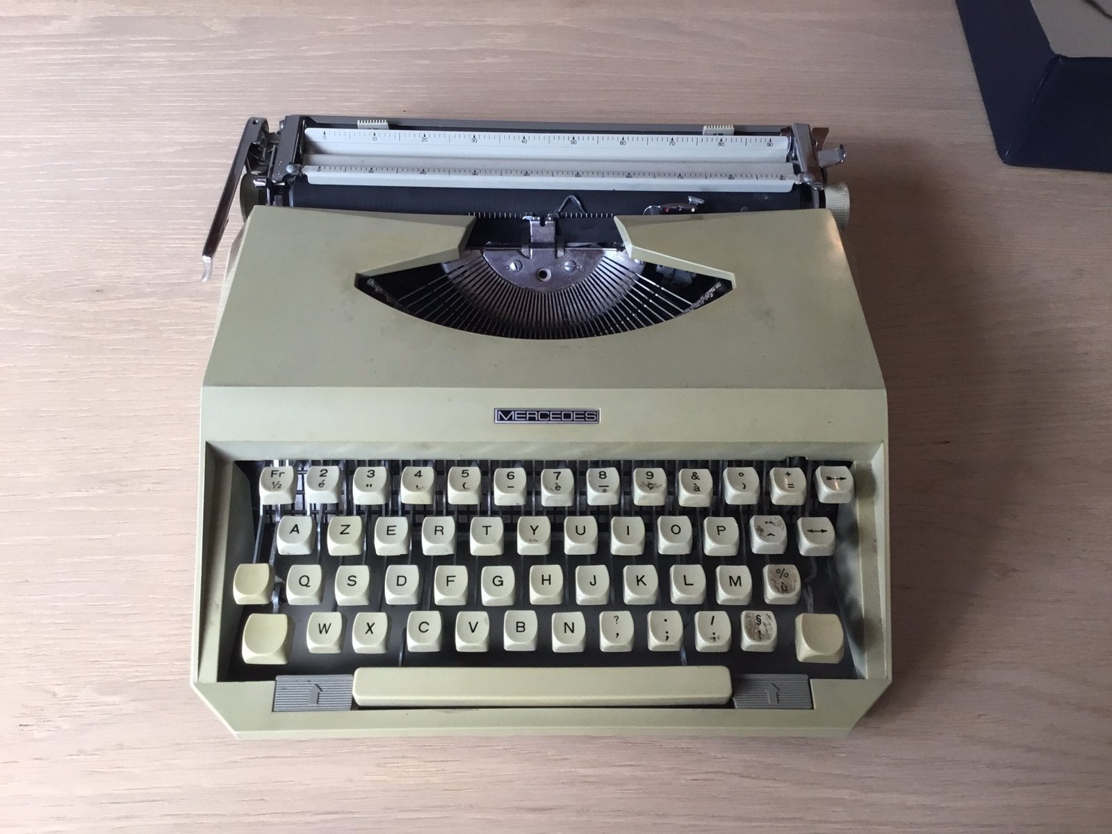 Oud Schrijfmachine, Ophalen, Gebruikt