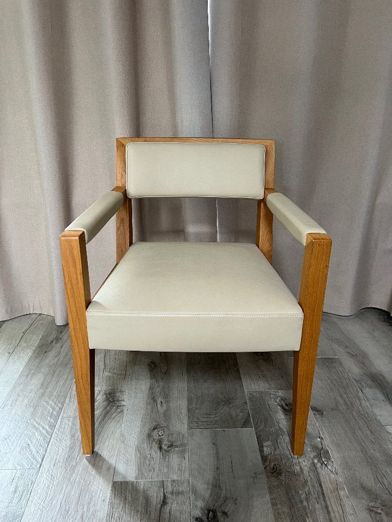 Chaise en bois avec revêtement en cuir, Autres couleurs, Comme neuf, Enlèvement, Une