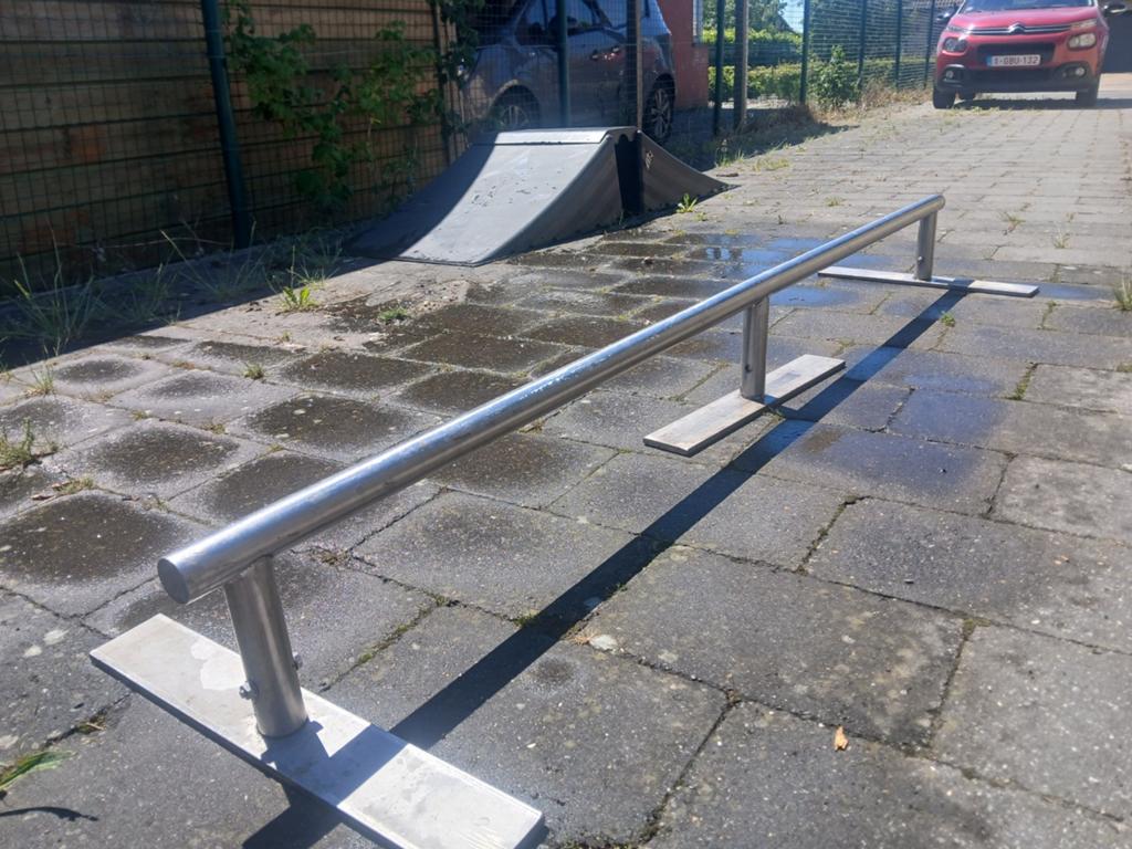 Verstelbare skate rail inox – 2m – skateboard / stuntstep, Enlèvement, Utilisé