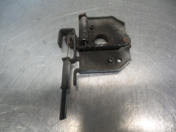 Slotmechaniek Motorkap van een Opel Movano (Movano 00-), Gebruikt, -, -, Opel