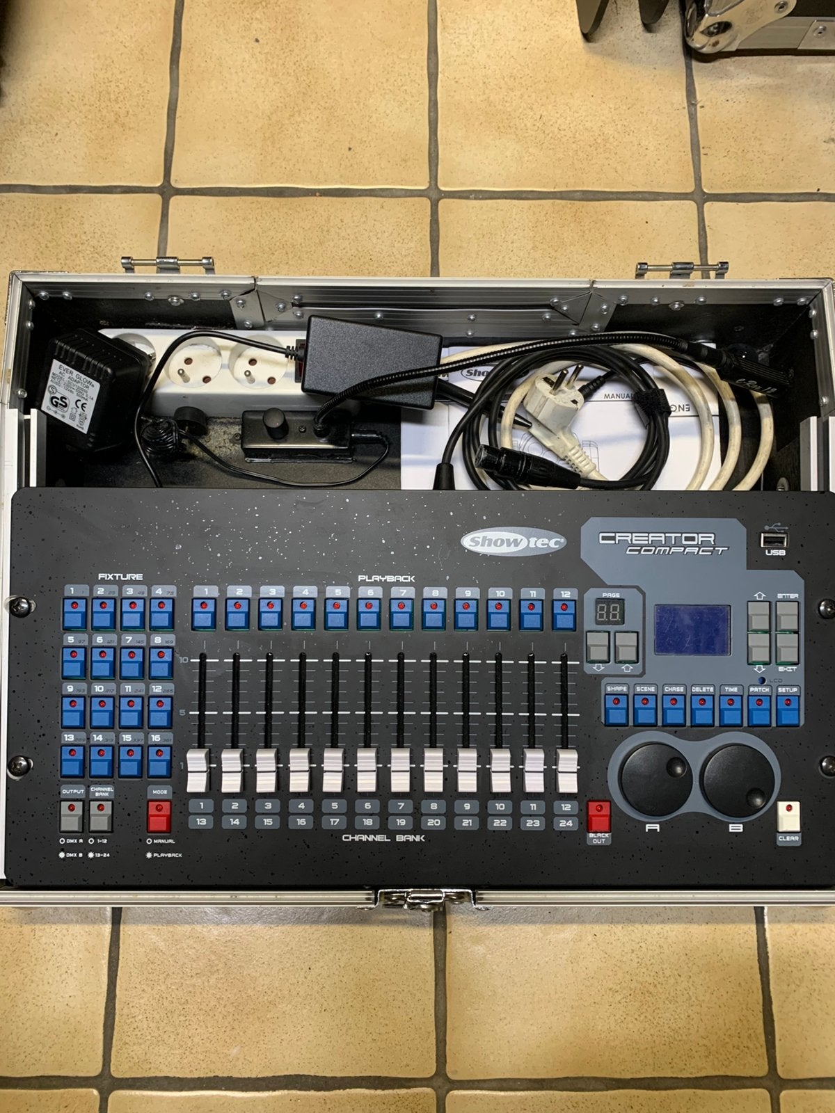 Showtec Creator Compact DMX controller, Musique & Instruments, Lumières & Lasers, Enlèvement, Comme neuf, Lumières