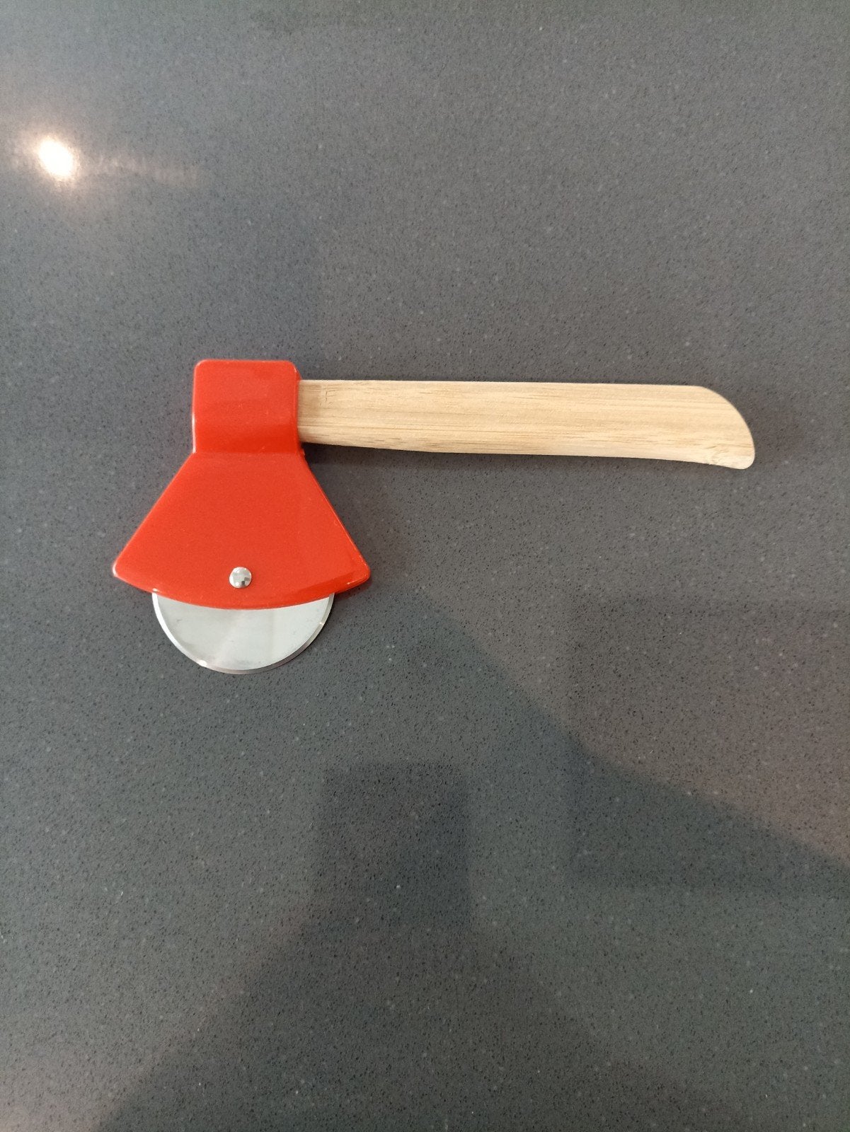 Grappige pizzasnijder, Tuin en Terras, Hand-tuingereedschap, Ophalen, Zo goed als nieuw, Bijl