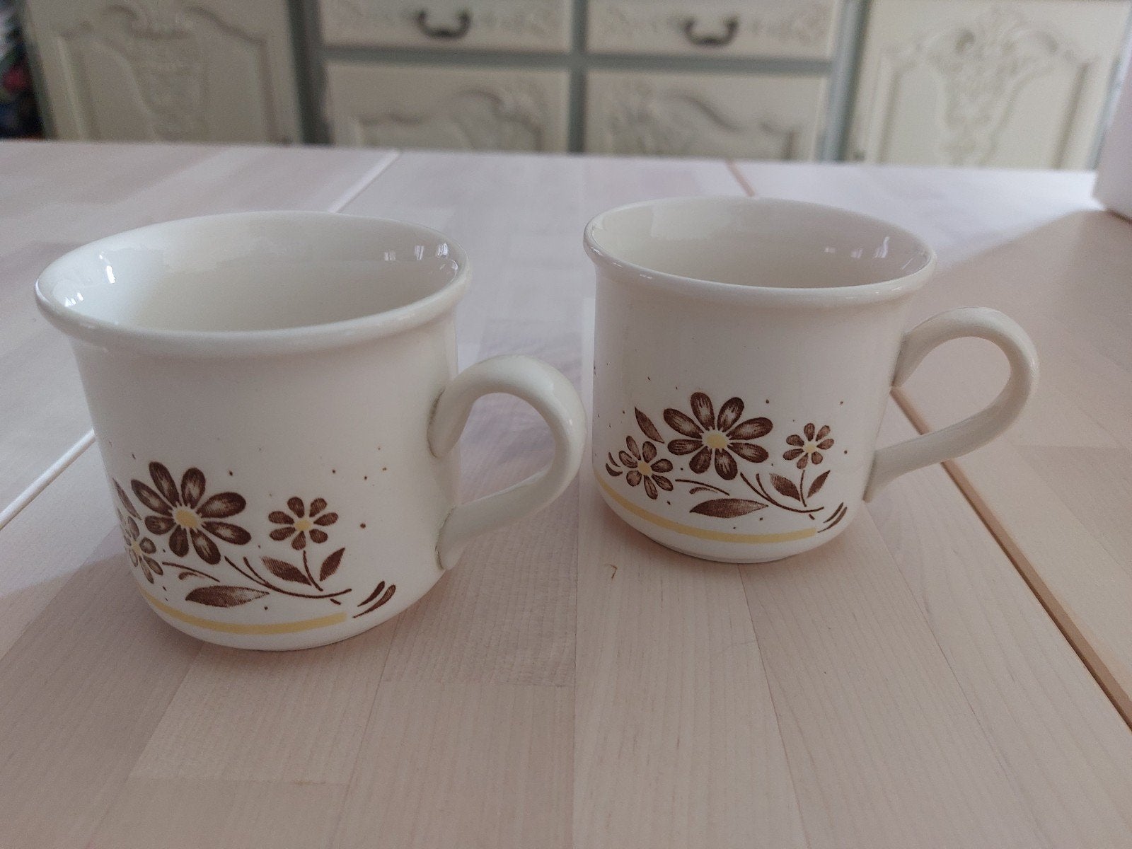 2 tassen staffordshire, Enlèvement ou Envoi