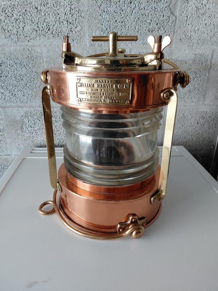 lampe de navire en cuivre et laiton — William Harvie, Enlèvement