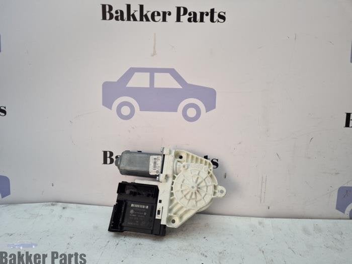 Moteur de vitre portière d'un Volkswagen Passat, -, Volkswagen, -, 3 mois de garantie