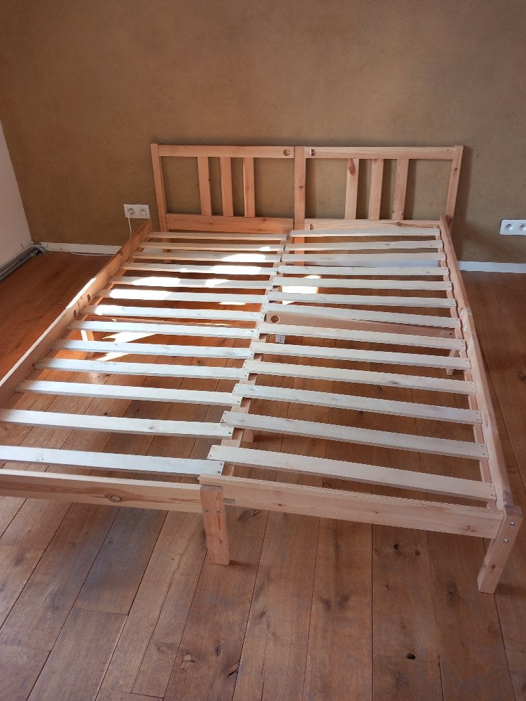 Cadre de lit en bois (avec matelas si nécessaire), Enlèvement, Utilisé