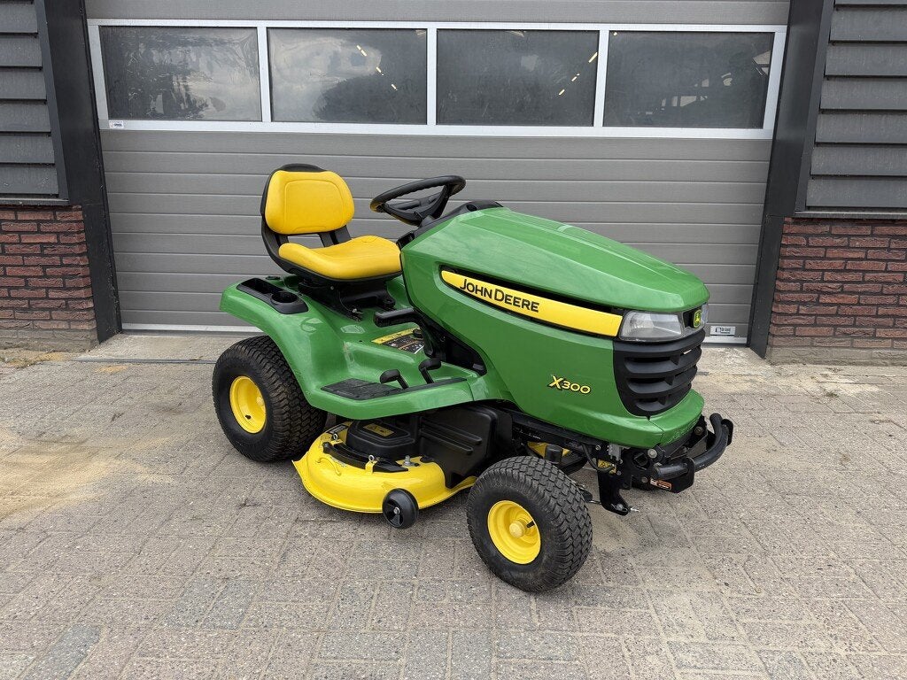 John Deere X300 Zitmaaier nieuw maaidek, Tuin en Terras, John Deere, JDFCustomerSupport@JohnDeere.com, John-Deere-Strasse 169190
Walldorf, DE