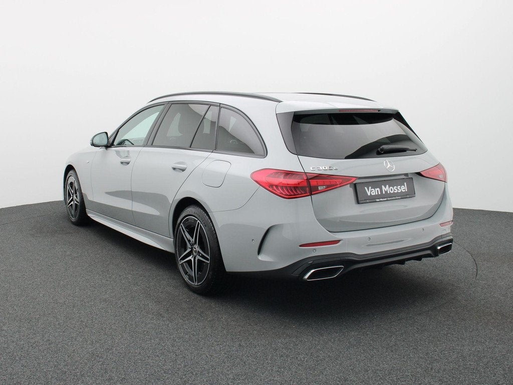 Mercedes-Benz C 300 e AMG Line Estate + LEDER TWO TONE + PAN, Auto's, Mercedes-Benz, Automaat, 4 cilinders, 5 deurs, Hybride Elektrisch/Benzine