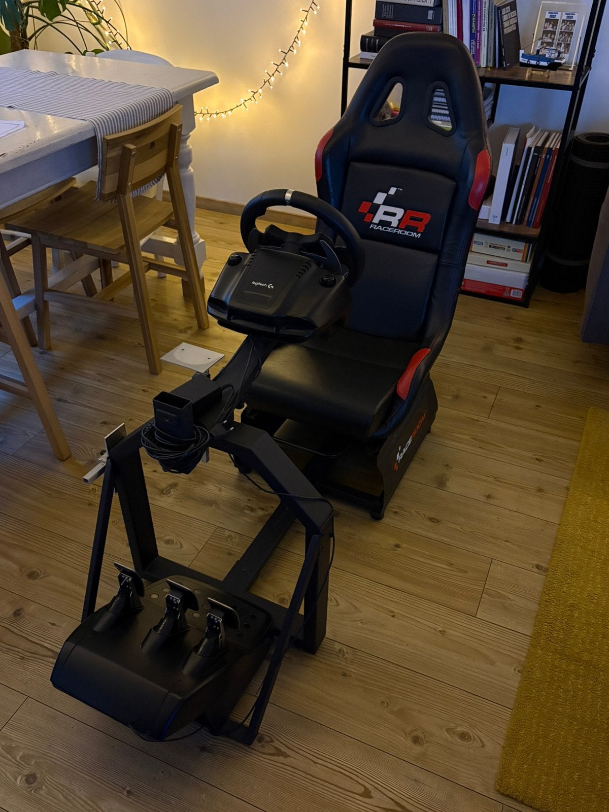 Logitech G920 (volant et pédales) + siège RaceRoom + extras, Consoles de jeu & Jeux vidéo, Consoles de jeu | Sony Consoles | Accessoires