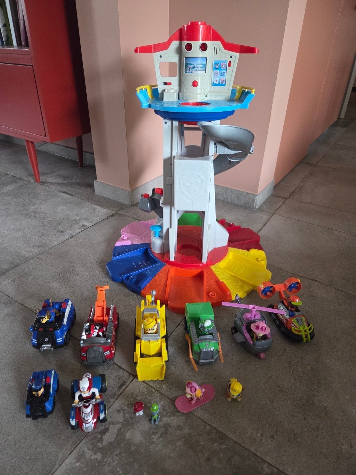 paw patrol speelgoed set met grote toren, Enfants & Bébés, Jouets | Figurines, Enlèvement