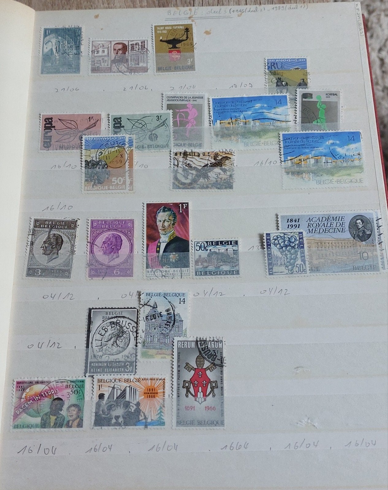 Map met oude postzegel, Postzegels en Munten, Ophalen of Verzenden