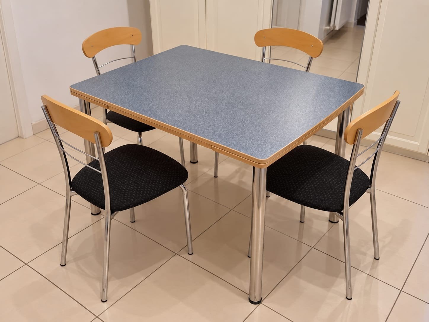 table et 4 chaises, Maison & Meubles, Enlèvement