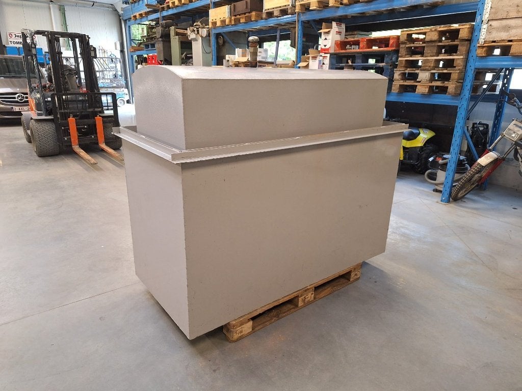 mazouttank met lekbak/opvangbak 1200 liter, Ophalen, Zo goed als nieuw