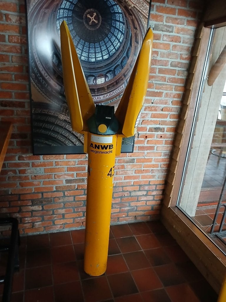 ANWB praatpaal met paspoort, Ophalen