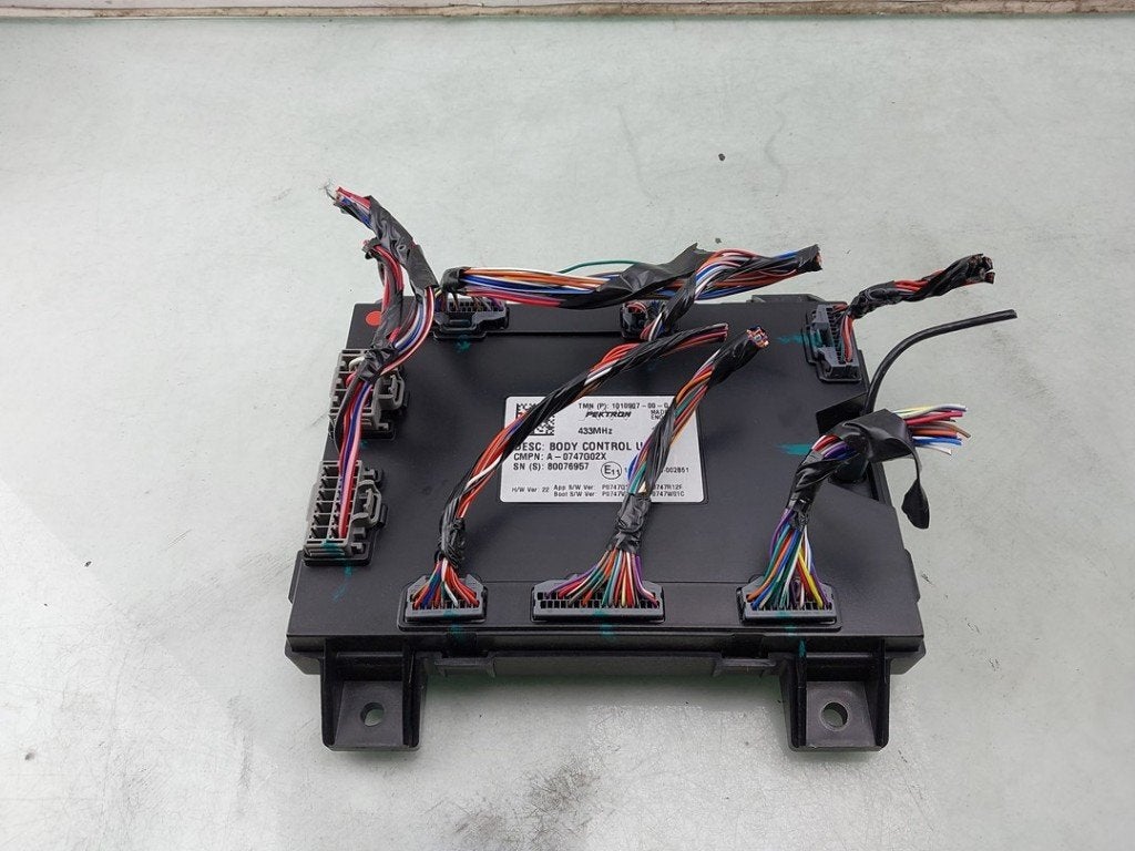 COMPUTER BODY CONTROL Model S (|101090700G|101090700D|), Germany_Sales@tesla.com, Gebruikt, Overige automerken, Ludwig-Prandtl-Straße 27 - 29
12526  Berlin, DE