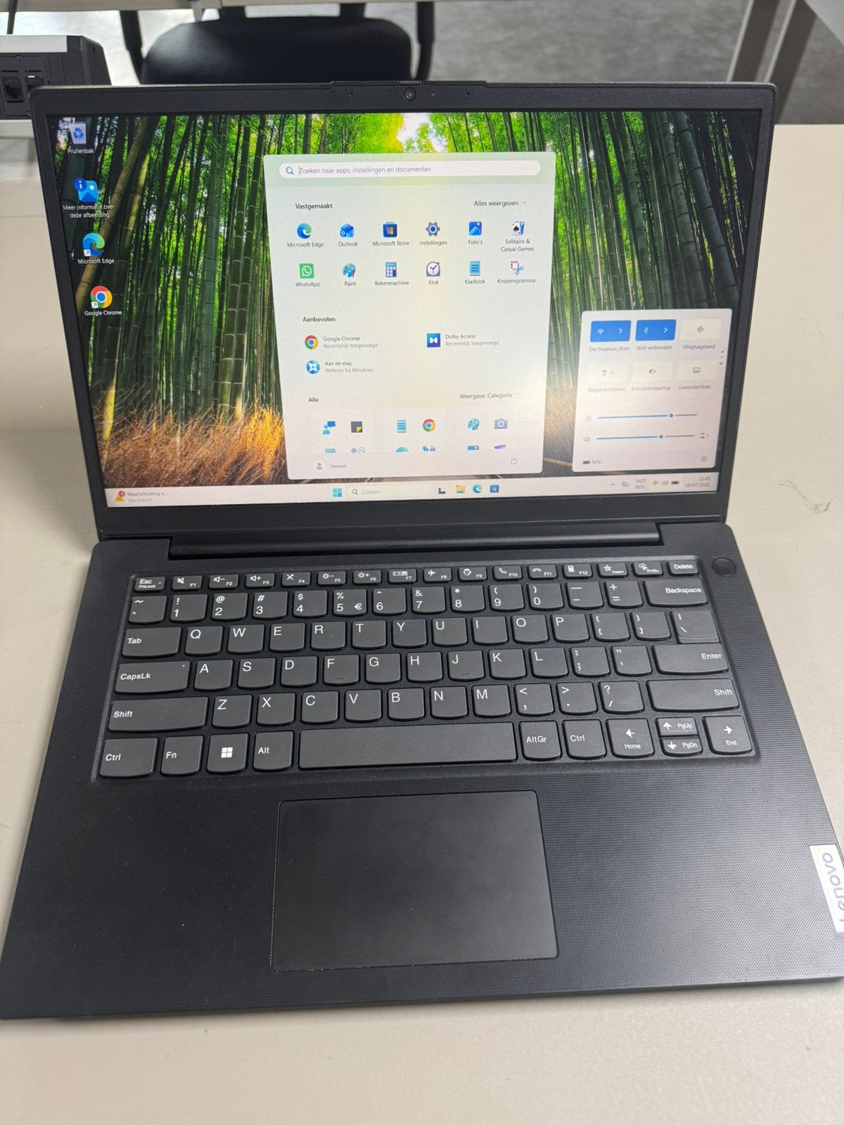 Lenovo V14 G4 / AMD ryzen 3 (7320U) / 8GB / 256GB ssd, 14”, Computers en Software, Windows Laptops, 2 tot 3 Ghz, Qwerty, 8 GB