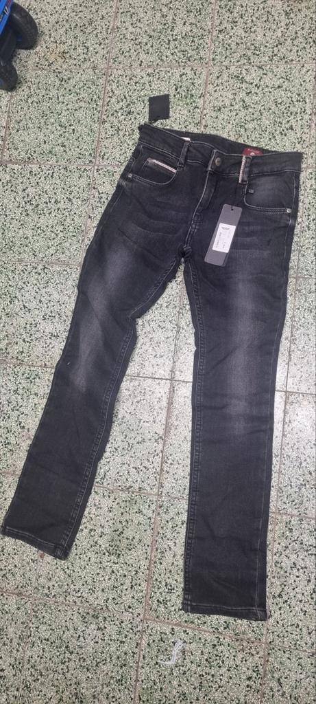 Partij kinderkleding plusminus 2000 st., Ophalen