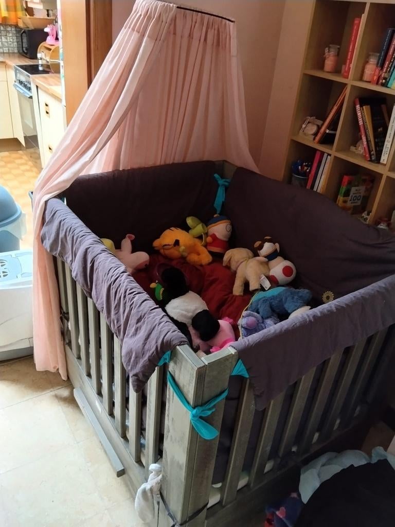 Baby park goede staat met nieuwe matras, Kinderen en Baby's, Babyparken, Ophalen, Zo goed als nieuw, Vierkant, In hoogte verstelbaar