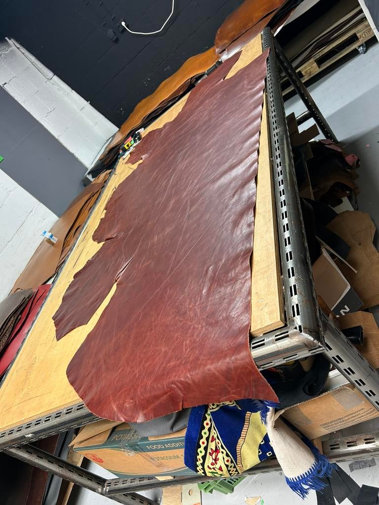 Cognac kleur halve huid 2 mm dikte soepel en glad A-267, Hobby en Vrije tijd, Ophalen of Verzenden, Zo goed als nieuw