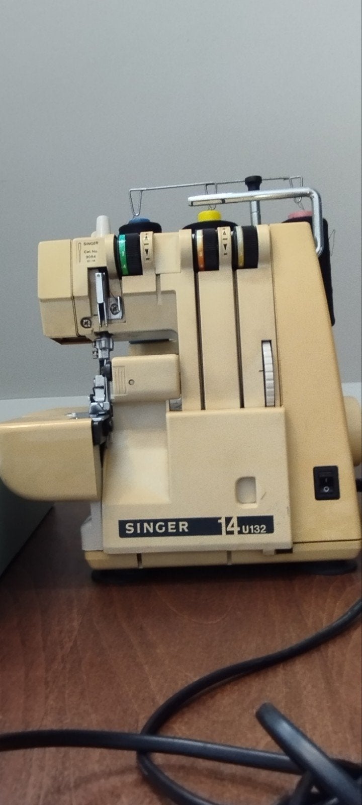 Overlock Singer, Enlèvement