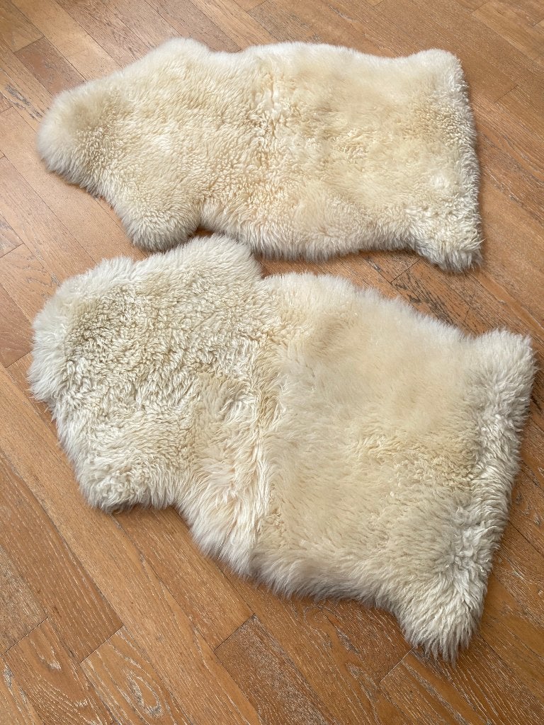 Schapenvacht 2 stuks lengte 90 cm, Ophalen, 90 cm, Beige, Zo goed als nieuw