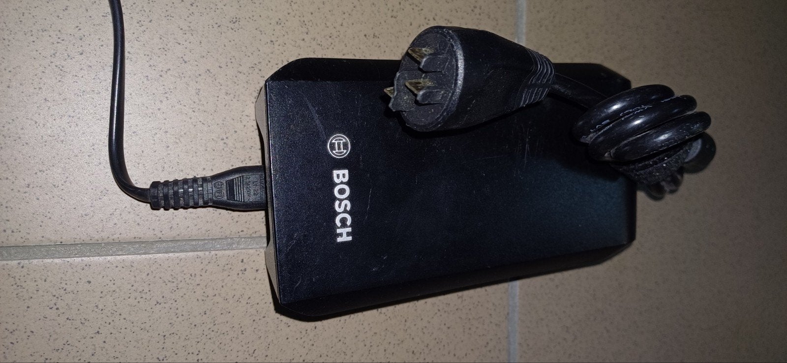 Chargeur bosch 36v 4 ampere, Fietsen en Brommers, Fietsaccessoires | Fietsaccu's, Ophalen of Verzenden