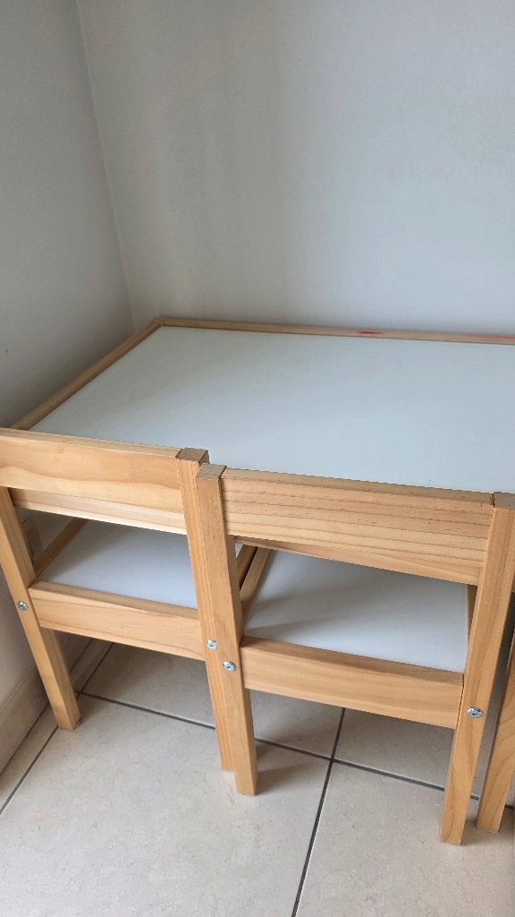 Kindertafel en 2 stoeltjes, Ophalen