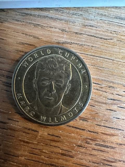 munt coin foot voetbal world cup 1994 Marc Wilmots, Verzamelen, Coin, Overige typen, Ophalen of Verzenden, Zo goed als nieuw