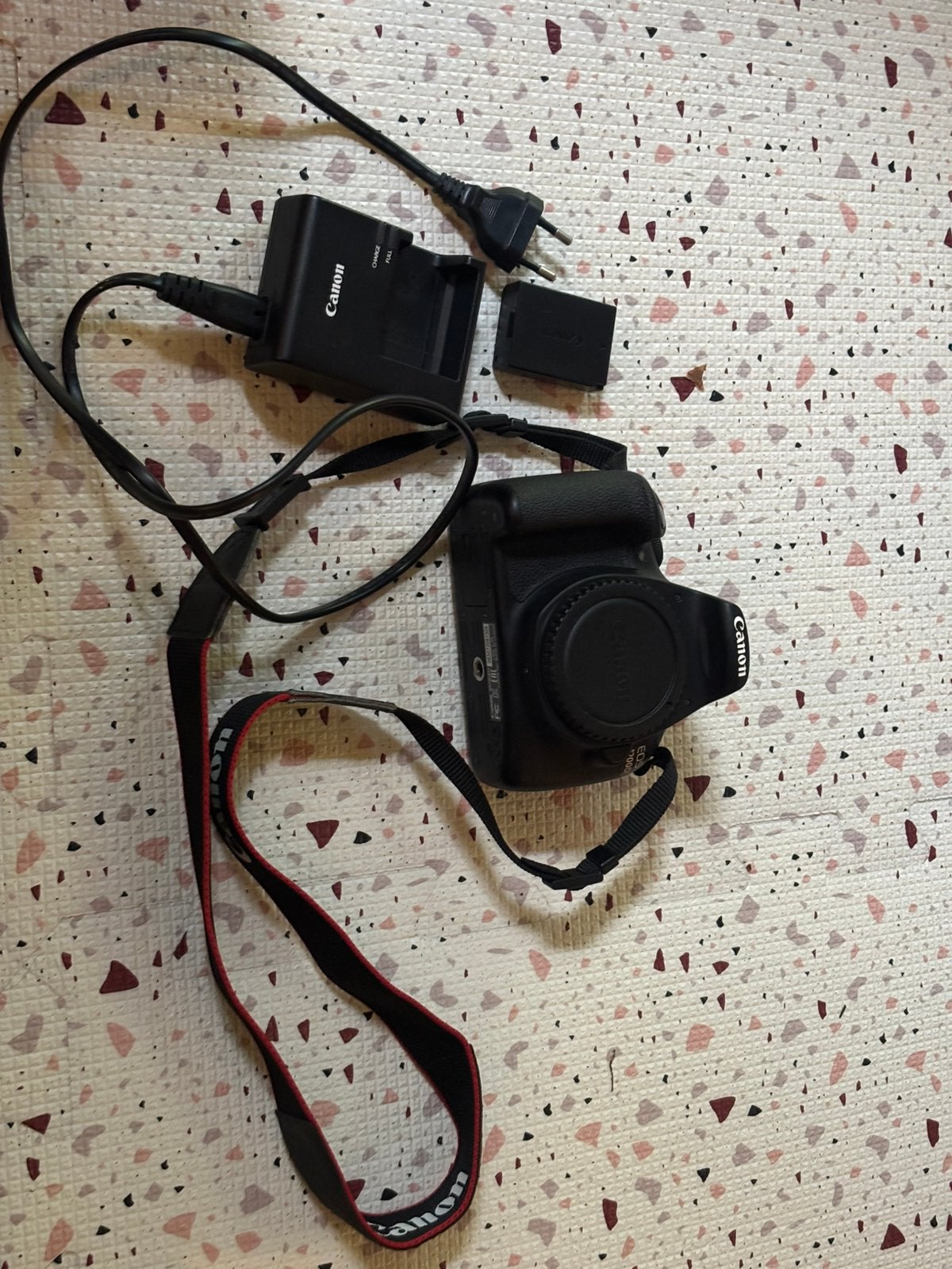 Canon EOS 1200D avec objectif 18-200 EFS, Enlèvement, Comme neuf